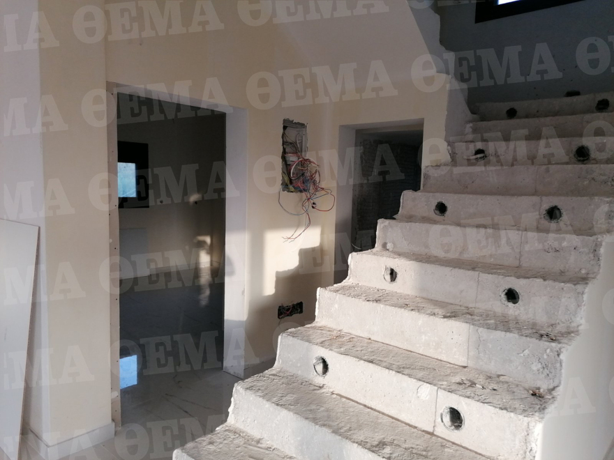 Έκαναν διαδικτυακές απάτες μέσα από καταυλισμό Ρομά και με τα κέρδη έφτιαχναν βίλες!