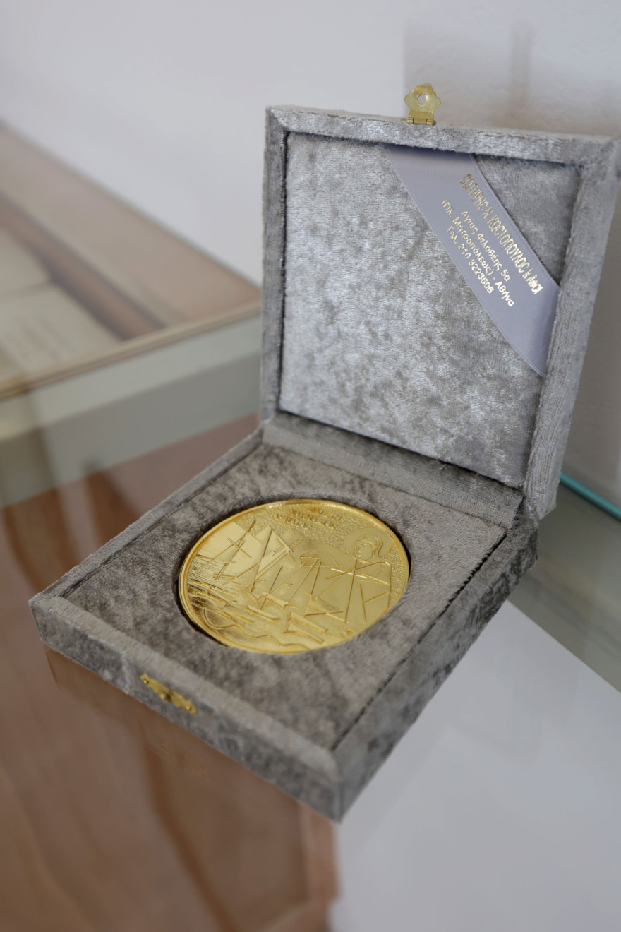 Σπέτσες: Εγκαινιάστηκε η Ιστορική Βιβλιοθήκη στον ναό του Αγίου Νικολάου