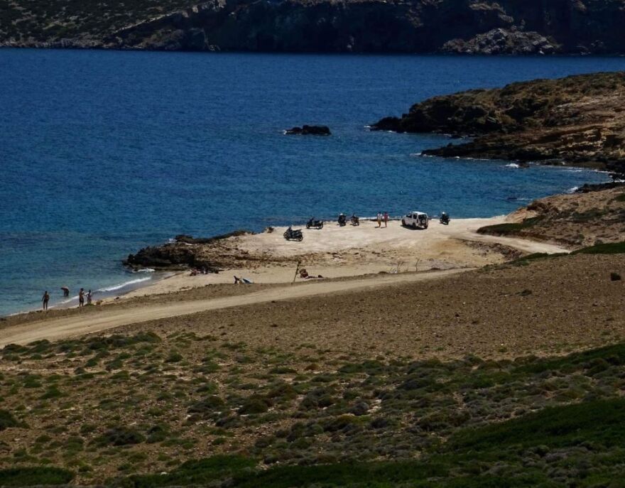 Αστυπάλαια: «Πόλεμος» για τη Χρυσή Άμμο - Eκμισθώθηκε για να γίνει beach bar