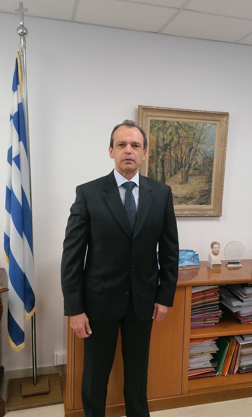 Εντυπωσιακό θέαμα με την πτήση 360 drones στον αττικό ουρανό