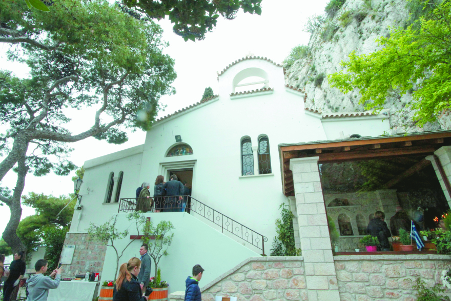 Εκκλησία της Ελλάδος: «Ψευδοπροφήτες» και «θαυματοποιοί» στο στόχαστρο - Πληθαίνουν τα φαινόμενα εμπορίου πίστης