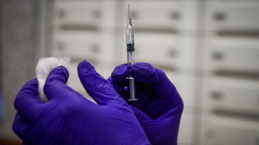 Εμβολιασμοί των 30 - 59 ετών: Πώς έφτασαν οι ειδικοί στην απόφαση για την 4η δόση