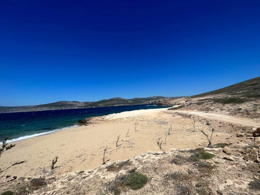 Αστυπάλαια: Κρανίου τόπος η παραλία «Χρυσή Άμμος» για να γίνει beach bar - Βίντεο 