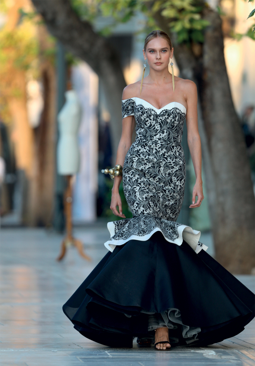 Βασίλης Ζούλιας: Το fashion show των «Κύκνων» με φόντο την Ακρόπολη