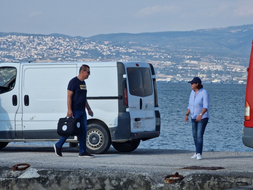 Θεσσαλονίκη: Δεμένοι μεταξύ τους και από το τιμόνι του αυτοκινήτου οι δύο νεκροί στο λιμάνι Νέων Επιβατών - Ερευνάται αν ήταν μητέρα και γιος