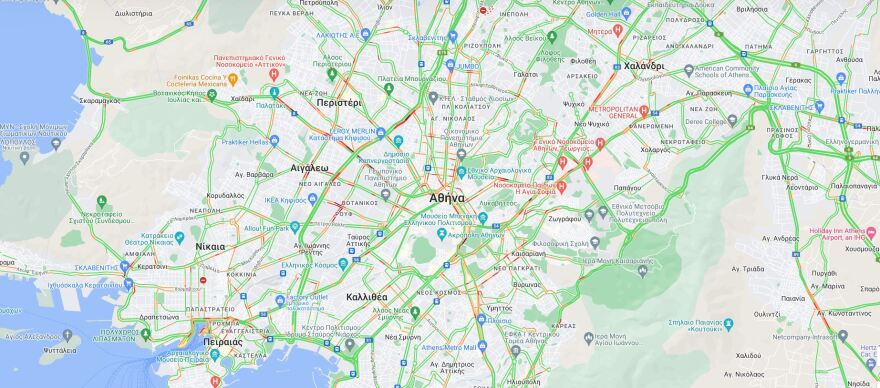 Σοβαρό τροχαίο στη λεωφόρο Αθηνών με στρατιωτικό όχημα 