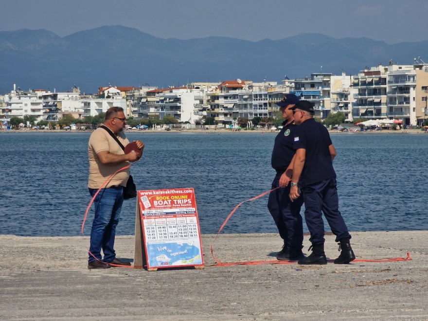 Θρίλερ στη Θεσσαλονίκη: Δύο νεκροί από πτώση αυτοκινήτου στη θάλασσα - Ήταν δεμένοι με χειροπέδες!