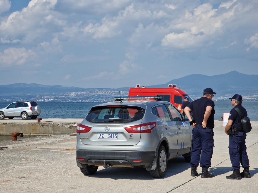 Θρίλερ στη Θεσσαλονίκη: Δύο νεκροί από πτώση αυτοκινήτου στη θάλασσα - Ήταν δεμένοι με χειροπέδες!