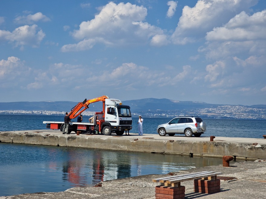 Θρίλερ στη Θεσσαλονίκη: Δύο νεκροί από πτώση αυτοκινήτου στη θάλασσα - Ήταν δεμένοι με χειροπέδες!