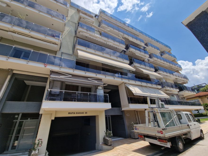 Θεσσαλονίκη: Σε δέκα λεπτά άρπαξαν 1.000.000 ευρώ  - Πέταξαν από τον 6ο όροφο χρηματοκιβώτιο 400 κιλών 