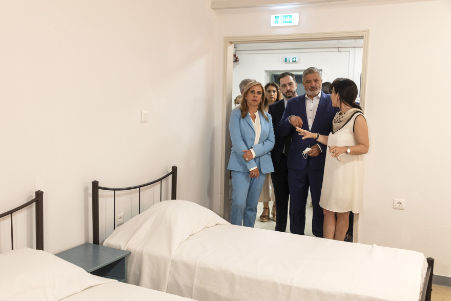  Εγκαίνια Ανοιχτού Κέντρου Ημέρας Αστέγων-Υπνωτηρίου του ΟΚΑΝΑ για εξαρτημένα άτομα στο κέντρο της Αθήνας