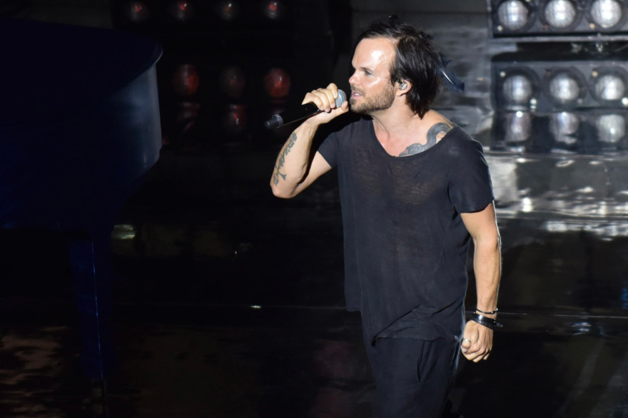 Ηρώδειο: Ο Alice Cooper που έκλεψε τις εντυπώσεις, η ροκ Bonnie Tyler και οι… Ρουβίτσες