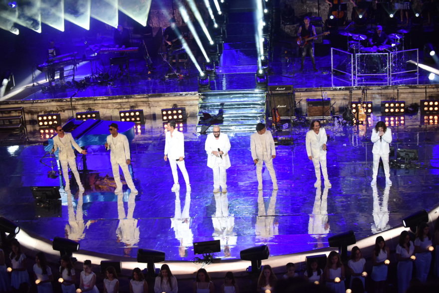 Ηρώδειο: Ο Alice Cooper που έκλεψε τις εντυπώσεις, η ροκ Bonnie Tyler και οι… Ρουβίτσες