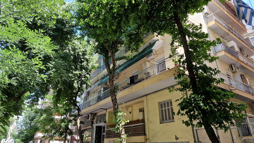 Θεσσαλονίκη: «Ήταν πολύ πονεμένοι άνθρωποι», λένε για τη μητέρα και το γιο  που έπεσαν με το αυτοκίνητο στον Θερμαϊκό