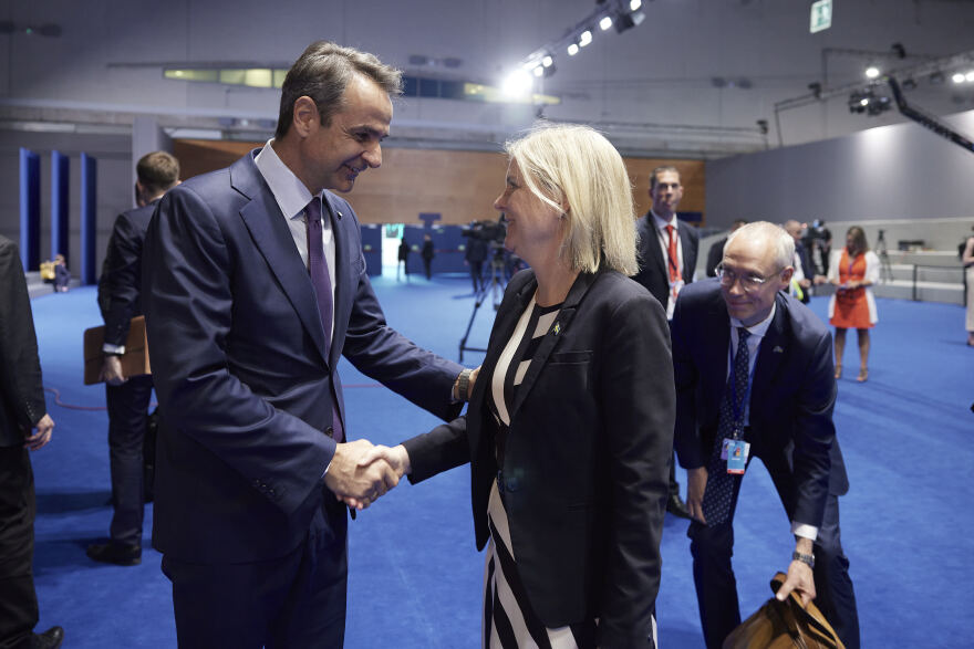 Σύνοδος Κορυφής ΝΑΤΟ: Ο Μητσοτάκης είδε Τζόνσον, Τριντό και Άντερσον