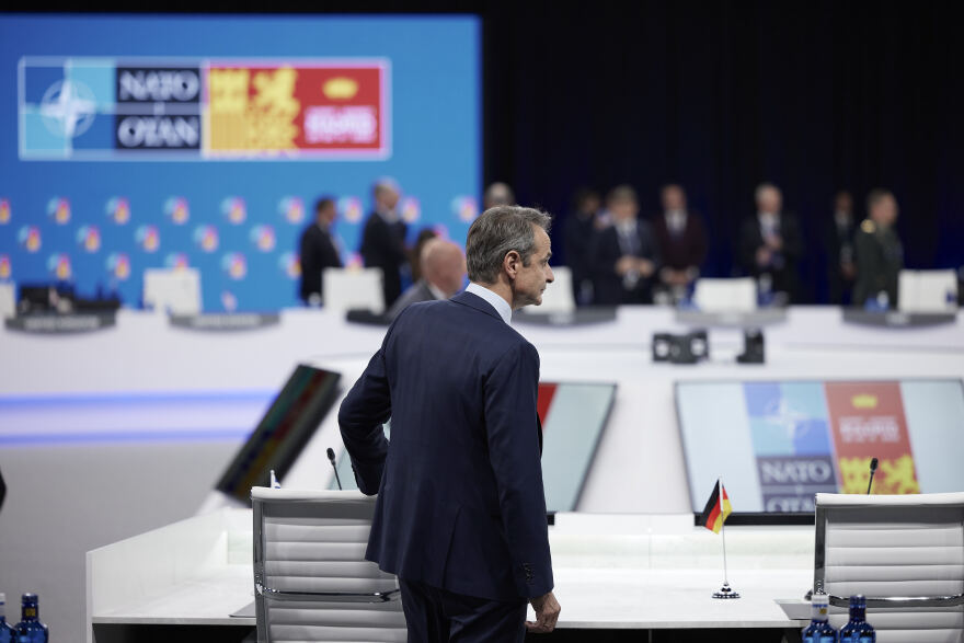 Σύνοδος Κορυφής ΝΑΤΟ: Ο Μητσοτάκης είδε Τζόνσον, Τριντό και Άντερσον