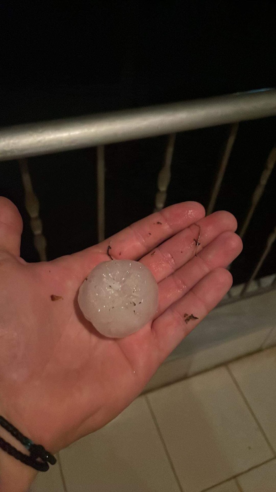 Χαλάζι σε μέγεθος αυγού στην Καστοριά - Τραυματίστηκε γυναίκα στον ώμο