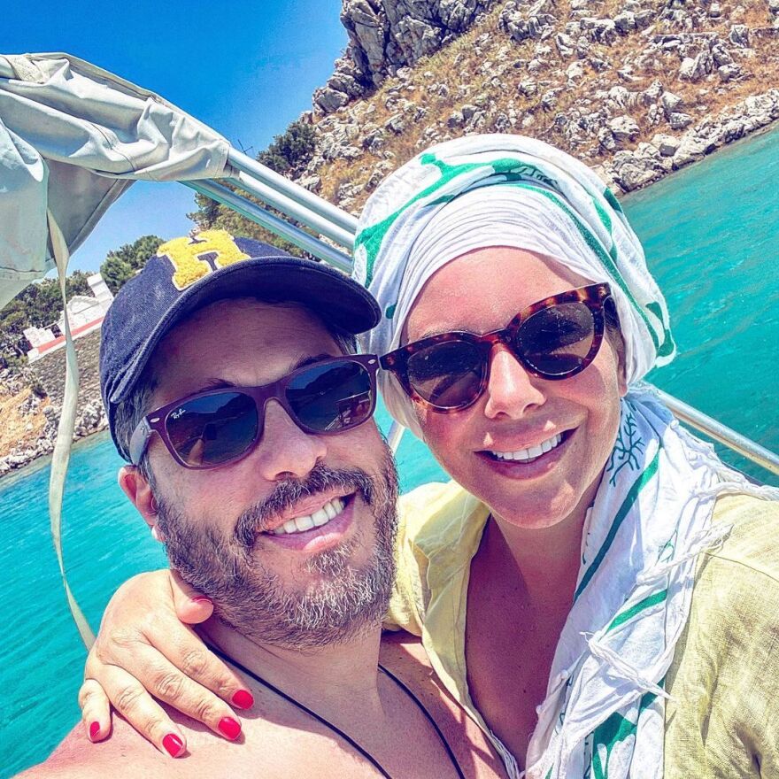 H δημόσια ερωτική εξομολόγηση του Χάρη Βαρθακούρη στη γυναίκα του, Αντελίνα