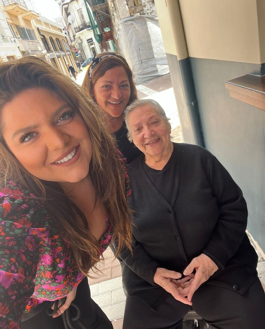 Δανάη Μπάρκα: Τα τρυφερά λόγια για τα γενέθλια της γιαγιάς της