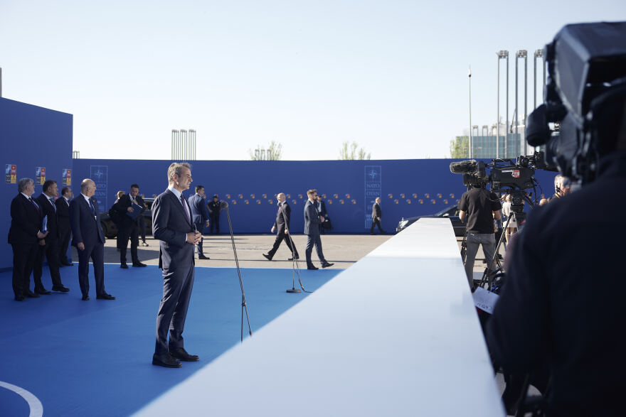 Μητσοτάκης: «Οι κυρώσεις να εφαρμόζονται από όλους», είπε στη Σύνοδο του ΝΑΤΟ