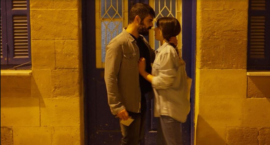 Η γη της ελιάς: O γάμος, η ολέθρια σχέση και η σύλληψη