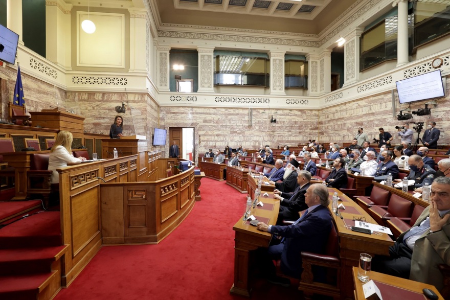 Γιάννα Αγγελοπούλου: Στη Βουλή ο απολογισμός της Επιτροπής «Ελλάδα 2021» - Τα πάντα έγιναν χωρίς κρατική χρηματοδότηση