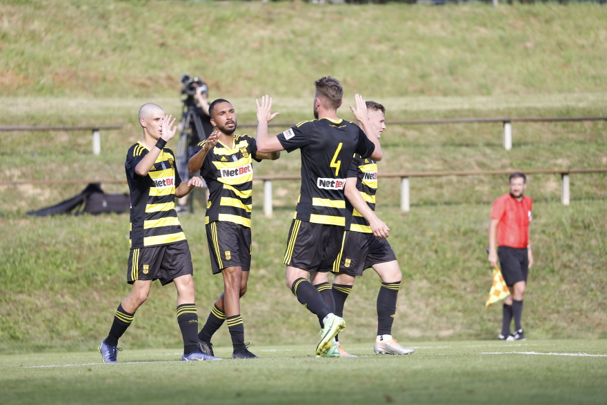 Άρης - Αμβούργο 3-4: Ανταγωνιστικός για ένα ημίχρονο 