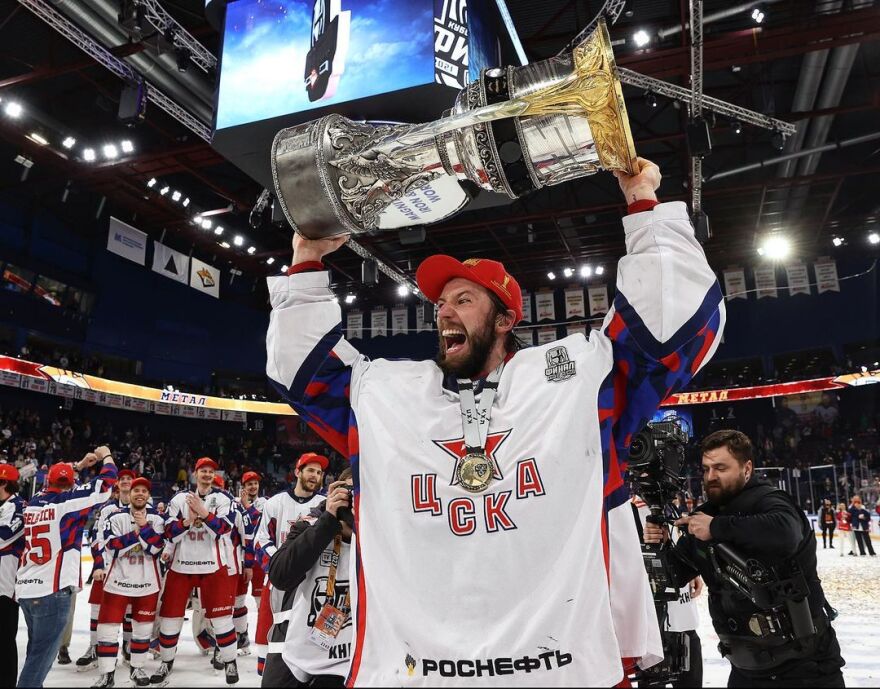 Βίντεο: Η στιγμή που ο ρωσικός στρατός συλλαμβάνει αθλητή που υπέγραψε σε ομάδα των ΗΠΑ για να τον στείλει στον πόλεμο