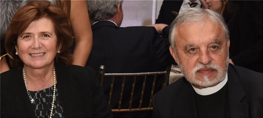 Μπάιντεν - Father Alex: Ο Έλληνας που θα τιμηθεί με το «Προεδρικό Μετάλλιο της Ελευθερίας»