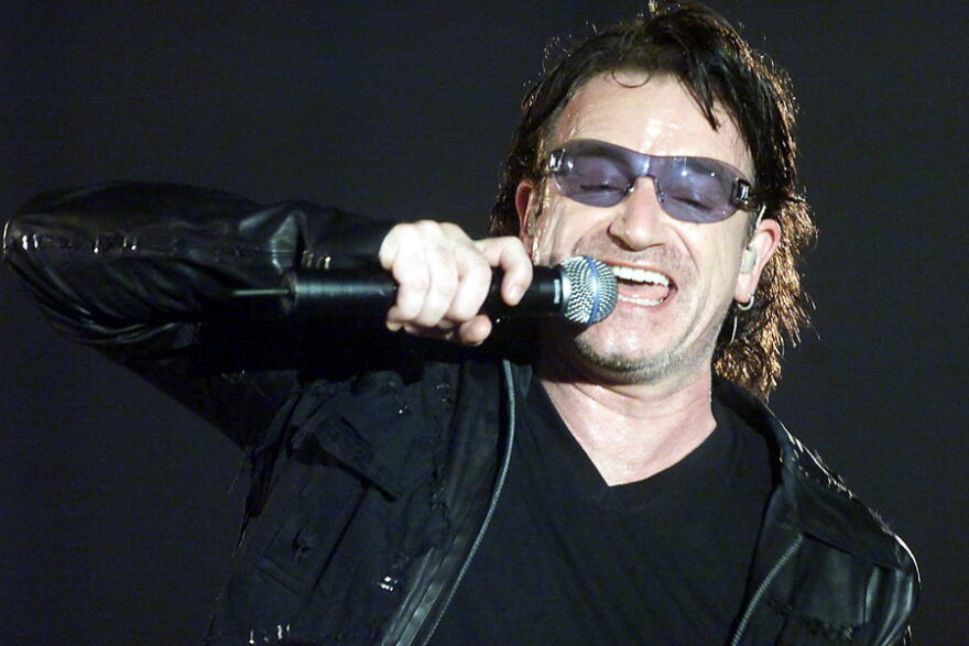 Μπόνο των U2: «Έχω άλλον έναν αδερφό που δεν ήξερα ότι τον είχα»