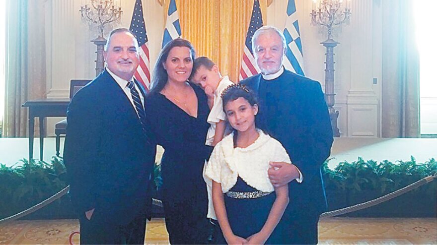 Μπάιντεν - Father Alex: Ο Έλληνας που θα τιμηθεί με το «Προεδρικό Μετάλλιο της Ελευθερίας»