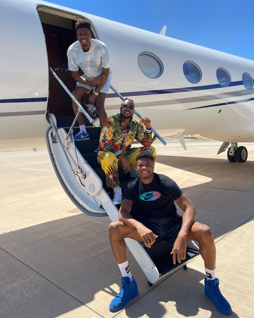 Φράνσις Αντετοκούνμπο: «Αν δε θέλει μία χώρα να μας κρατήσει ας μας γυρίσει ειρηνικά πίσω, μη μας σπρώχνει μακριά» 