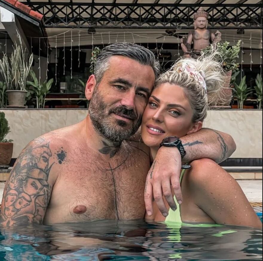 Κρίστη Καθάργια - Γιώργος Μαυρίδης: Οι φωτογραφίες μέσα στην πισίνα