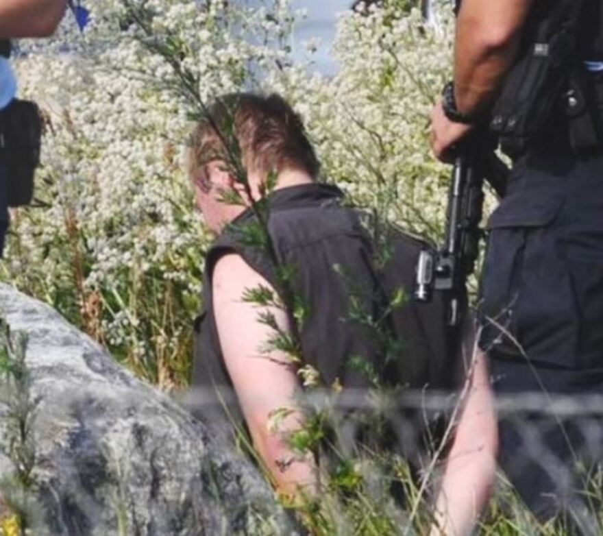 Επίθεση στην Κοπεγχάγη: Ανατριχιαστικό βίντεο δείχνει τον δράστη να κραδαίνει το όπλο στο εμπορικό κέντρο