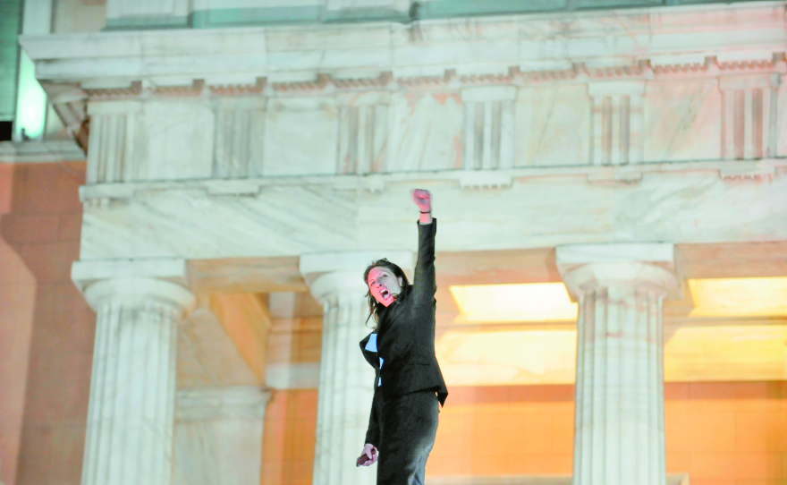 To πικρό καλοκαίρι του 2015: Όταν η Ελλάδα βρέθηκε να χορεύει στο χείλος του γκρεμού