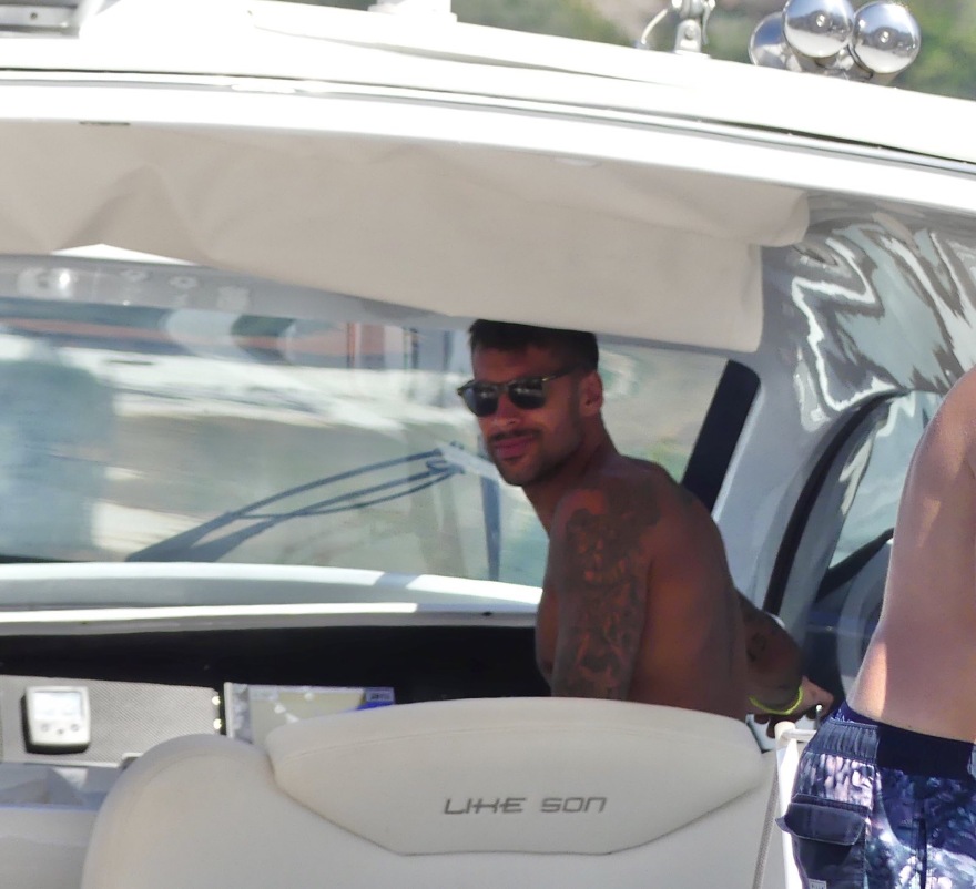 Γιώργος Πρίντεζης: Πήρε σκαφάκι και (επιτέλους) πήγε διακοπές με την οικογένειά του