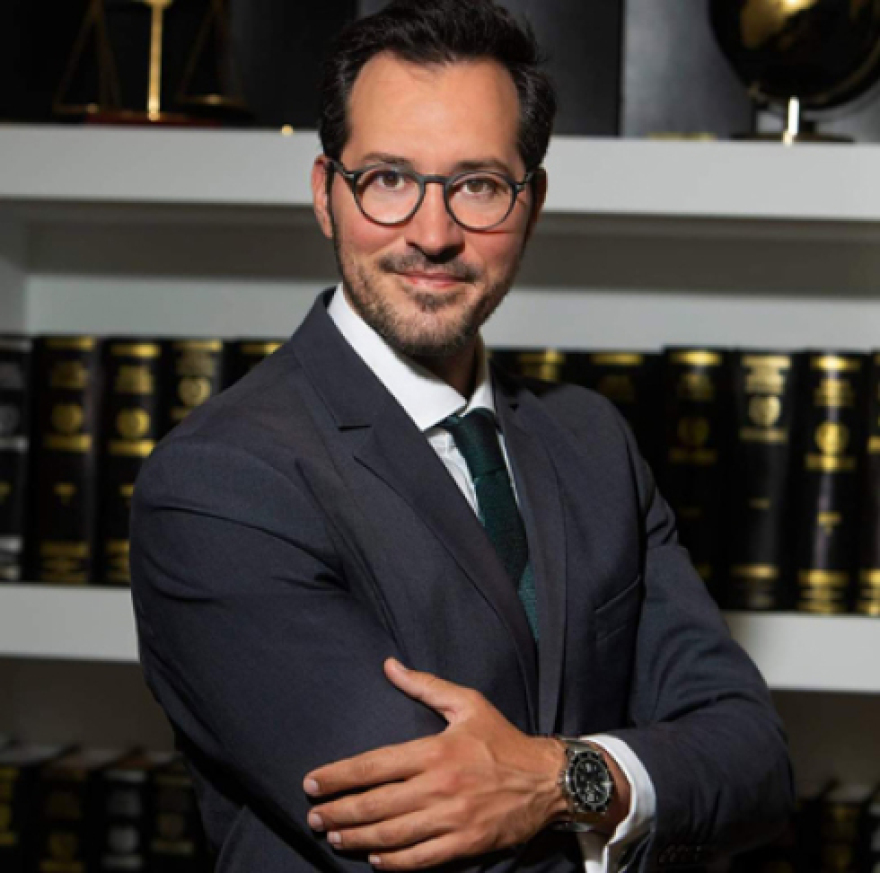 Ελεύθερα τα μέλη της συμμορίας που παρίστανε τους τεχνικούς της ΔΕΗ και ξάφριζαν ηλικιωμένους - Πώς δρούσαν