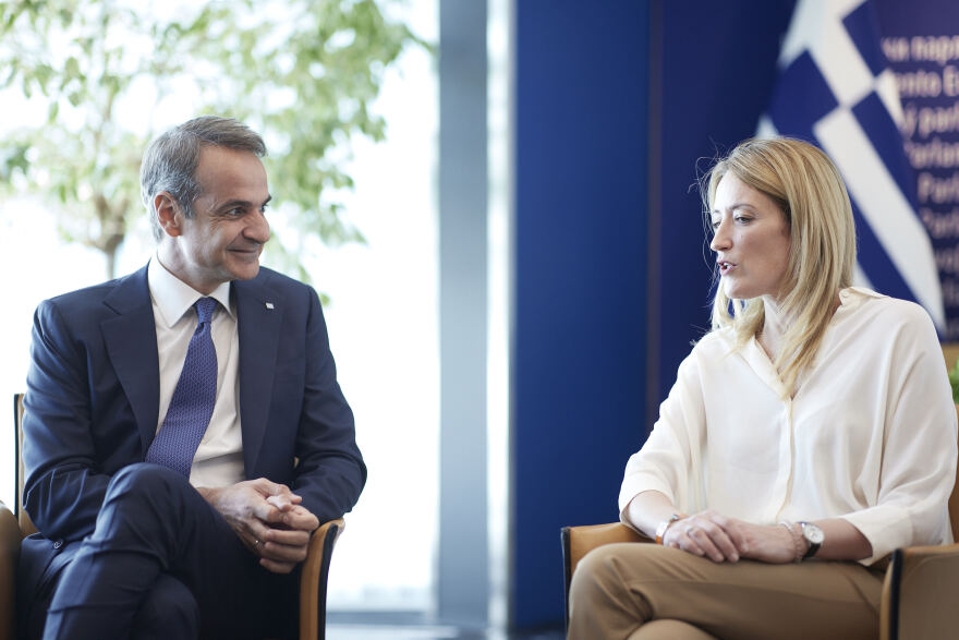 Κυριάκος Μητσοτάκης: Συναντήθηκε με την Μετσόλα στο Ευρωκοινοβούλιο