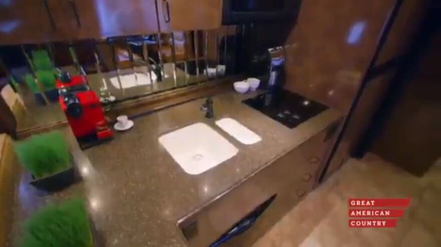 Μπραντ Πιτ: Η υπερπολυτελής κινούμενη βίλα του κοστίζει ένα εκατ. λίρες