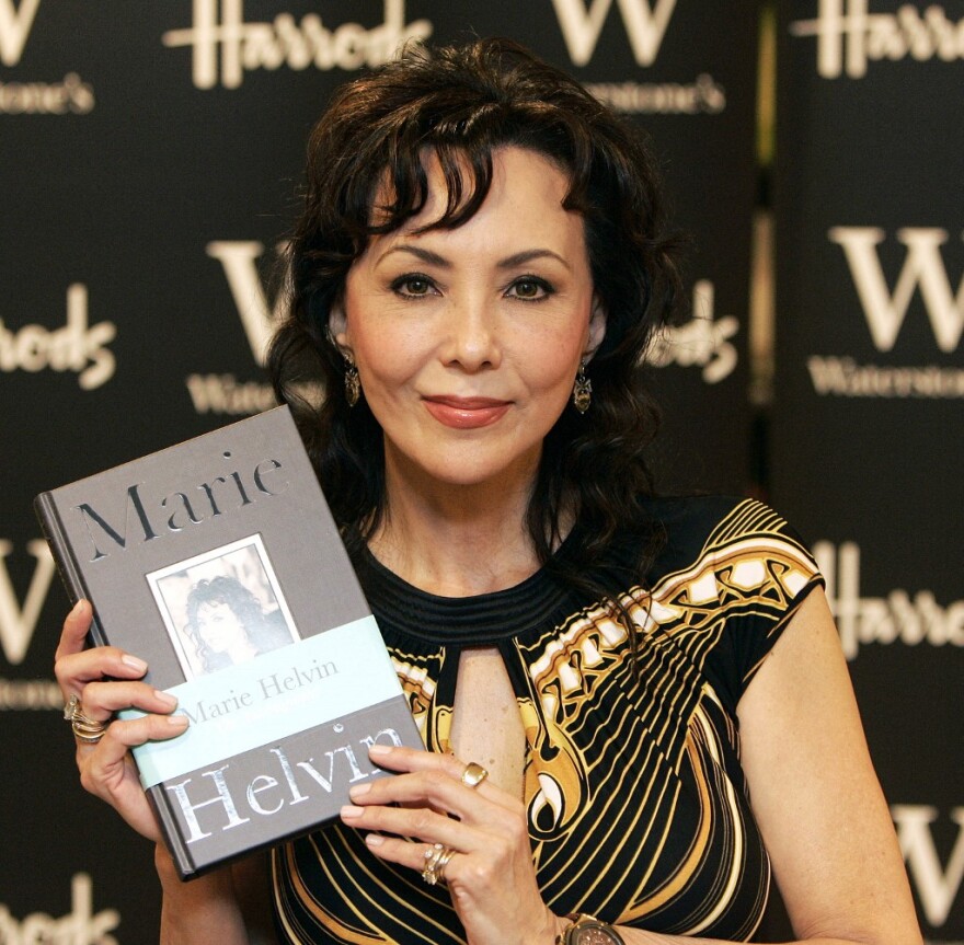 Βρετανία: Από σούπερ μόντελ, ταμίας σε σούπερ μάρκετ