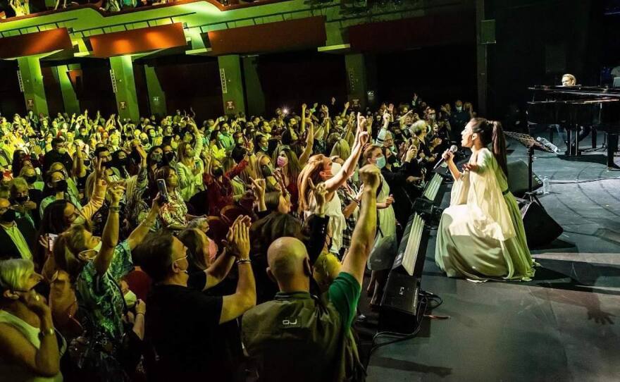 Ο Στέφανος Κορκολής στο θέατρο Άλσος τη Δευτέρα 11 Ιουλίου