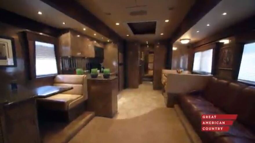 Μπραντ Πιτ: Η υπερπολυτελής κινούμενη βίλα του κοστίζει ένα εκατ. λίρες