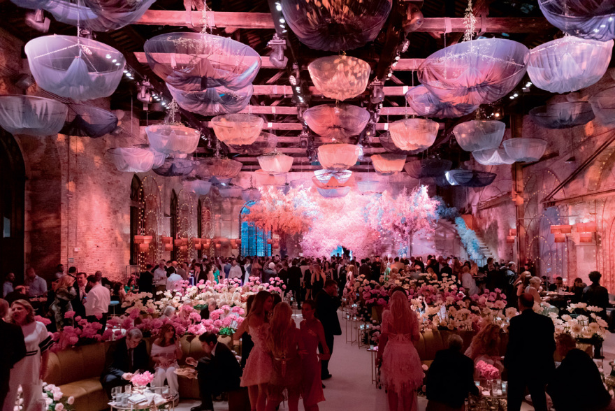 Γιάννης και Δήμητρα Κούστα: Το επίσημο photo album από τη βάφτιση της δεύτερης κόρης τους στη Βενετία  