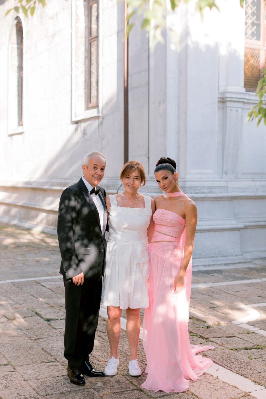 Γιάννης και Δήμητρα Κούστα: Το επίσημο photo album από τη βάφτιση της δεύτερης κόρης τους στη Βενετία  