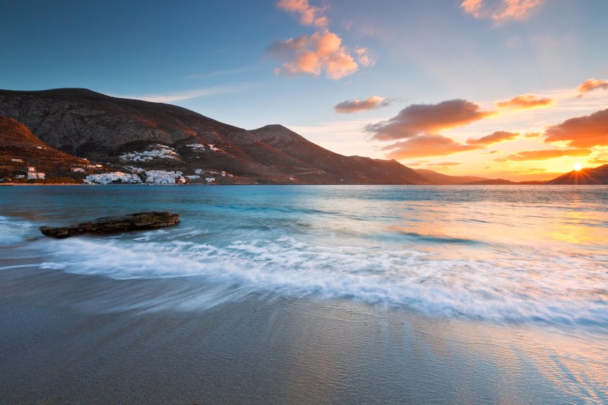 Αμοργός: Διακοπές στο «απέραντο γαλάζιο» των Κυκλάδων