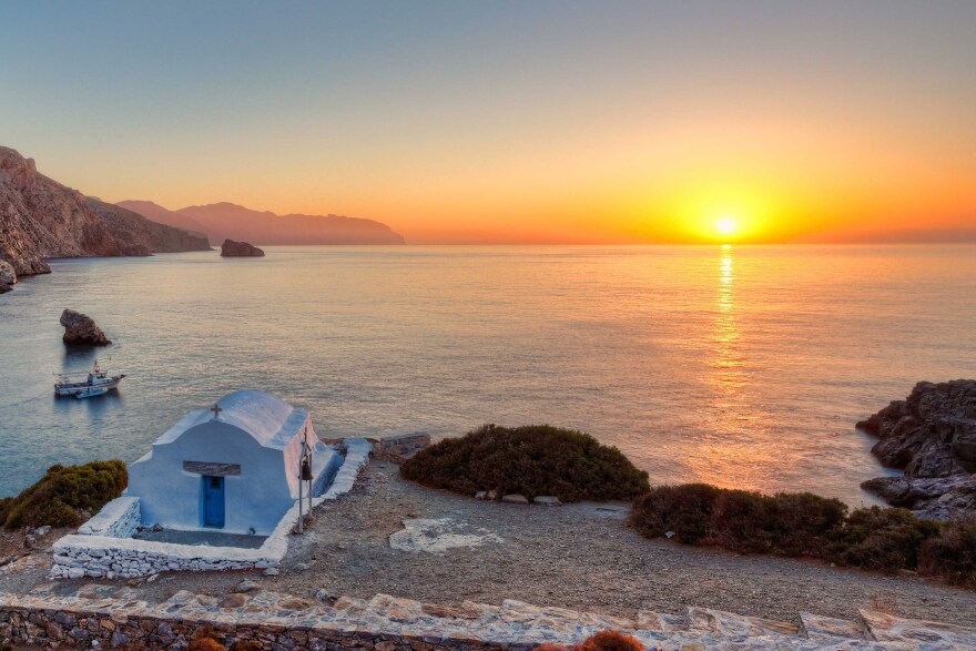 Αμοργός: Διακοπές στο «απέραντο γαλάζιο» των Κυκλάδων