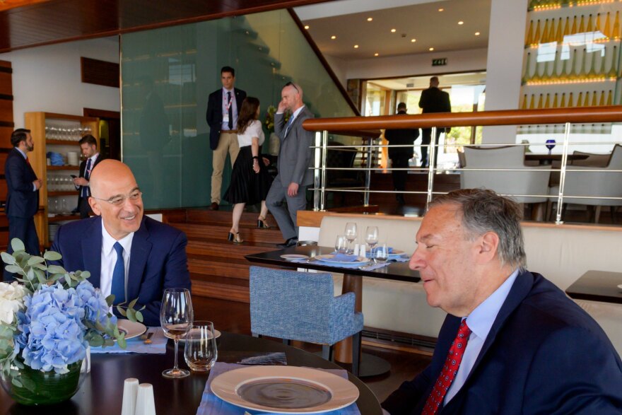 Θα είναι ο Πομπέο υποψήφιος για το προεδρικό χρίσμα των Ρεπουμπλικανών απέναντι στον Τραμπ; - Τι είπε στον Δένδια