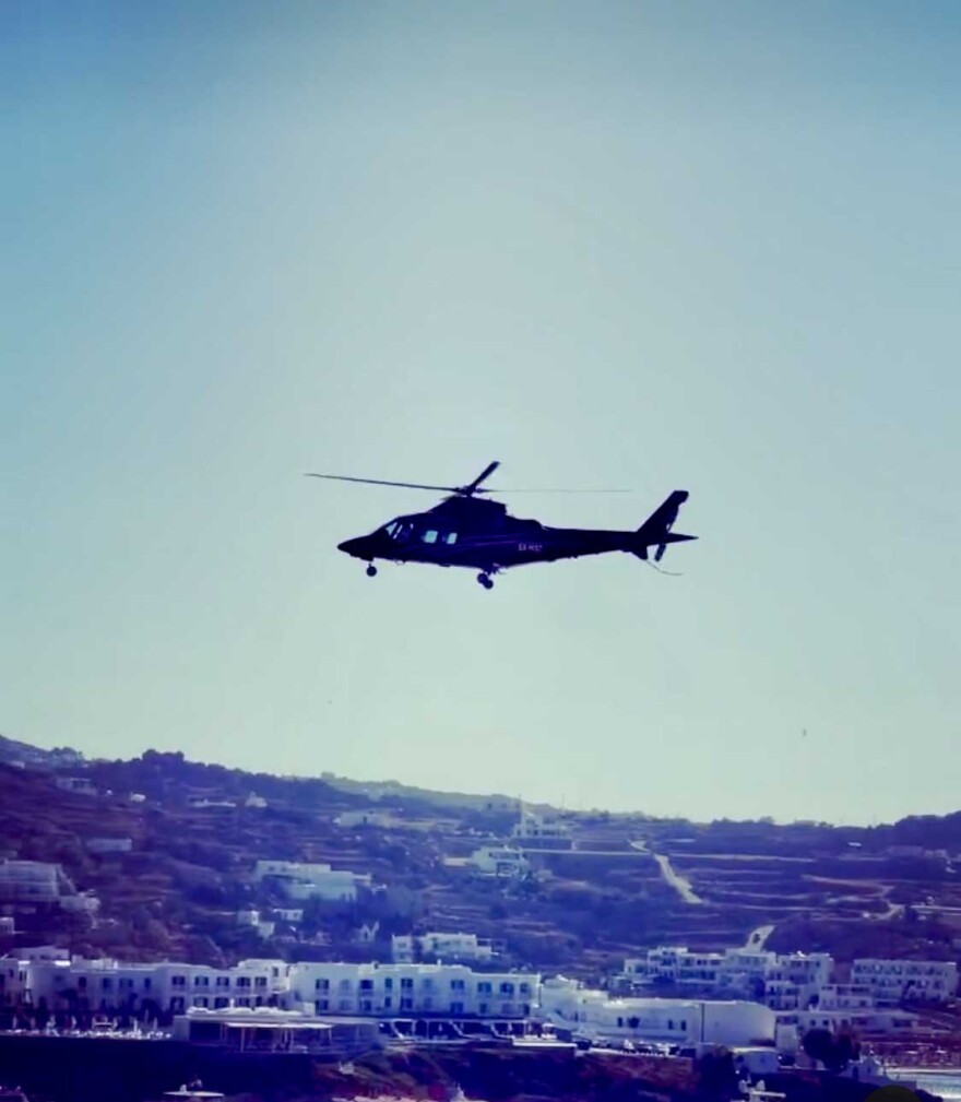 Μύκονος: Ο Ναγκίμπ Σαουίρις, οι πτήσεις των 5.000 ευρώ και οι τρελοί λογαριασμοί 