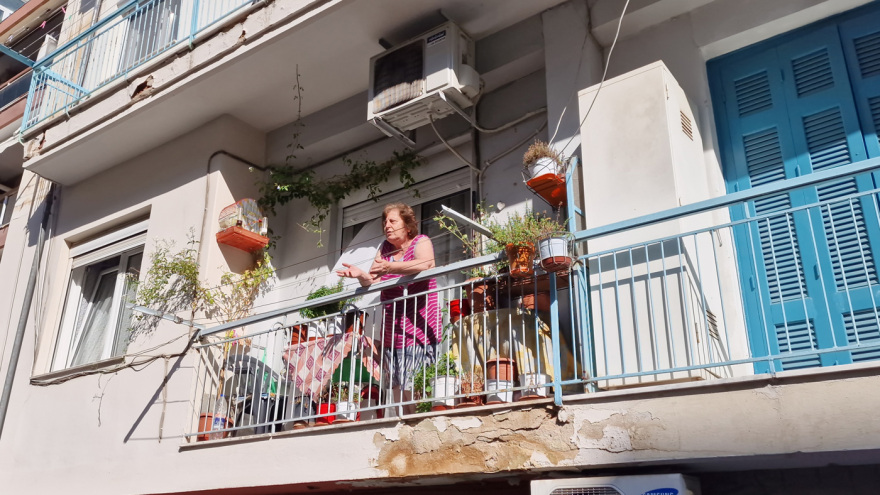 Θεσσαλονίκη: «Ο γιος της ούρλιαζε συχνά, ξέραμε ότι έχει προβλήματα», λένε γείτονες της 79χρονης που βρέθηκε νεκρή