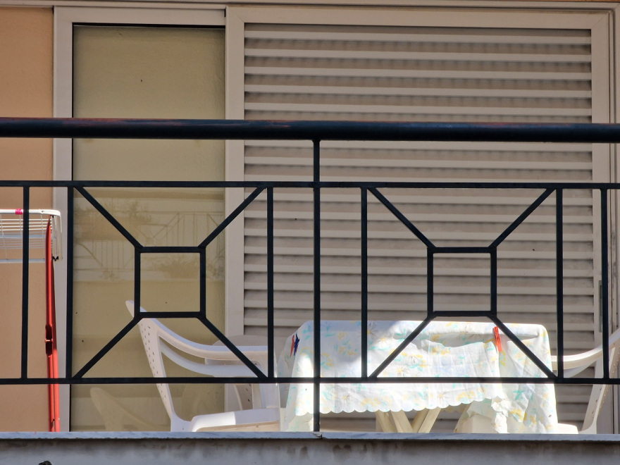 Θεσσαλονίκη: «Ο γιος της ούρλιαζε συχνά, ξέραμε ότι έχει προβλήματα», λένε γείτονες της 79χρονης που βρέθηκε νεκρή